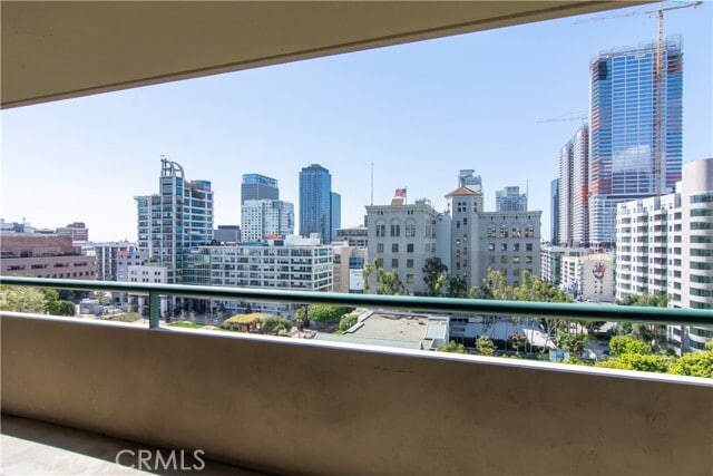 Photo - 600 W 9th St