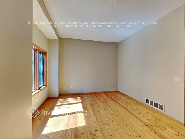 Photo - 150 St Croix Ave E