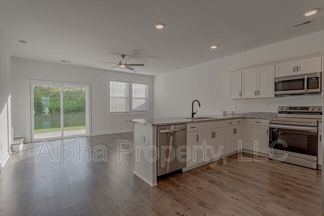 Photo - 1451 Darrowby Wy