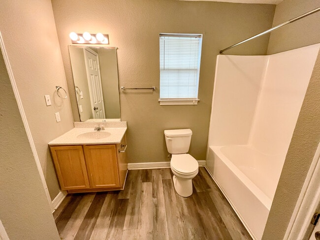 Royal Manor Townhouse Apartments