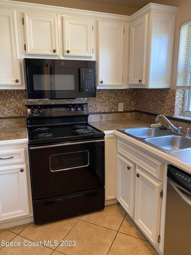 Photo - 210 Spring Dr Unit 7