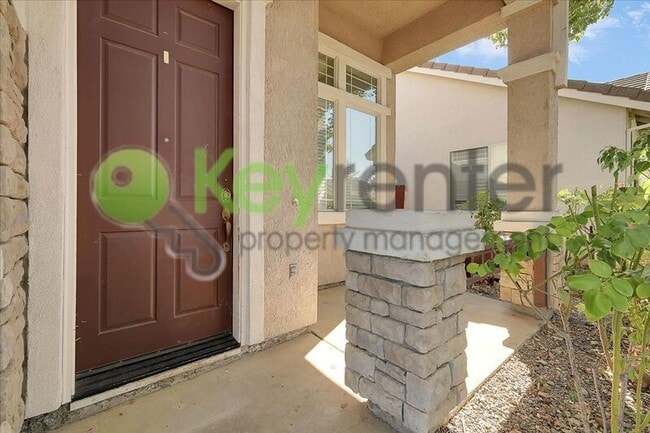 Photo - 7956 Robinson Dr