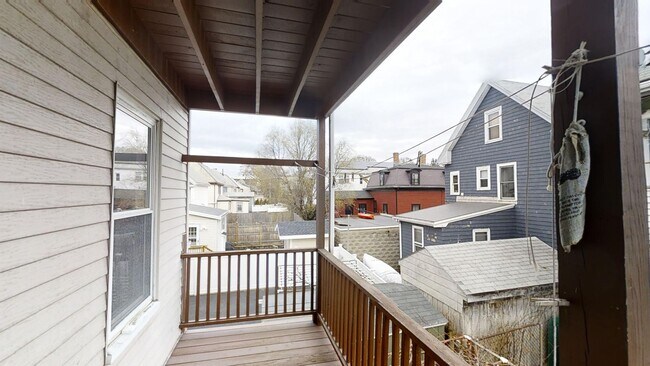 Photo - 9/1 Renovated 3BR near Green Line w/balcon...