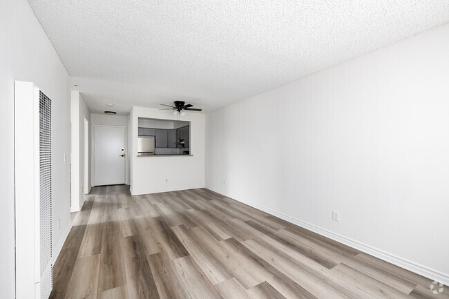 2 habitaciones, 1 baño - 750 pies cuadrados - Sala de estar