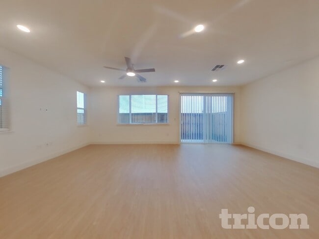 Photo - 8213 Perla Wy