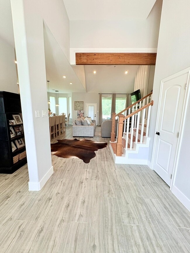 Photo - 55 Ruskin Dr W