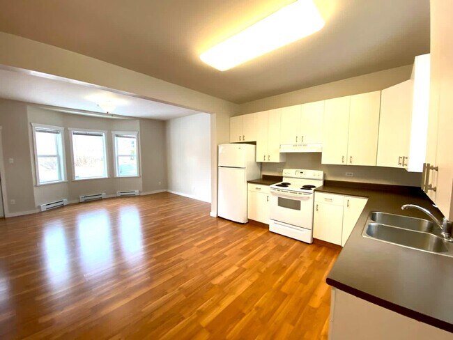 Photo - 4739 Davis Ave