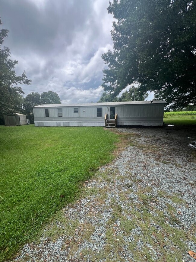 Building Photo - 3 Bedroom, 2 Bath Home (WAXHAW, NC)