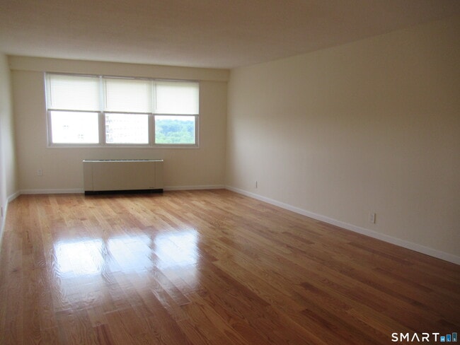 Building Photo - 2600 Park Ave Unit 10Y