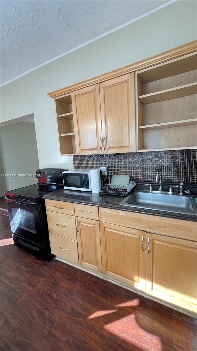 Photo - 1857 Buchanan St Unit 8