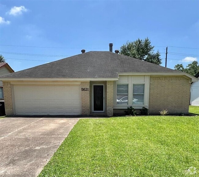 Building Photo - 5621 Village Way Dr. Rental