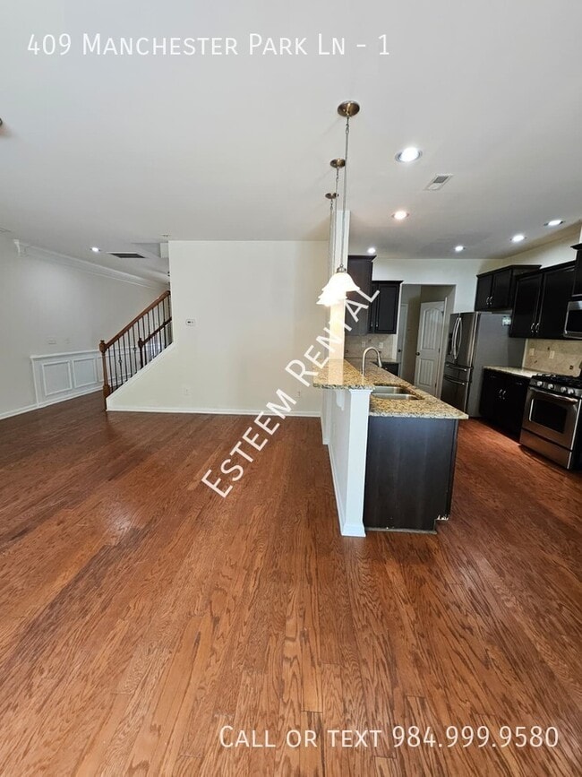 Photo - 409 Manchester Park Ln