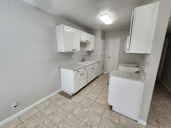 Photo - 1705 Breckenwood Ct Unidad 1