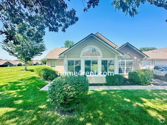 Building Photo - Maintenance FREE, Ranch Style Townhome w/ ...