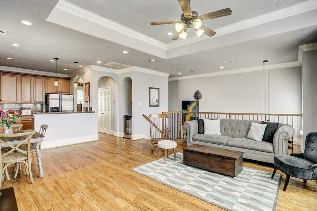 Photo - 1364 Studer St