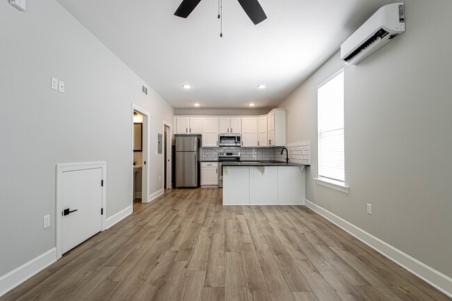Photo - 312 Parker St