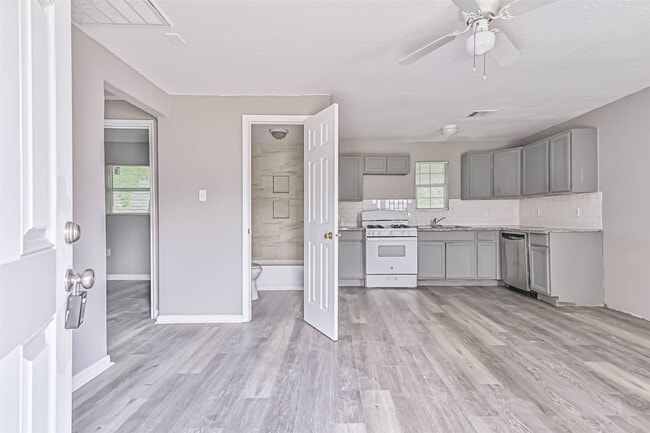 Building Photo - 9839 Racine St Unit 1/2 Rental