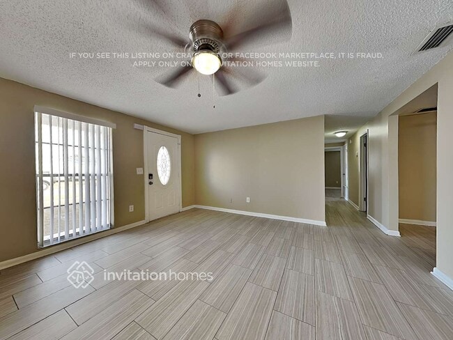 Photo - 8261 Greenleaf Cir