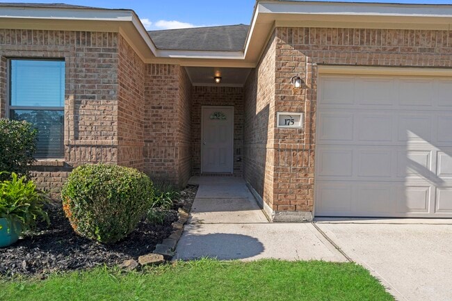 Photo - 175 Country Crossing Cir