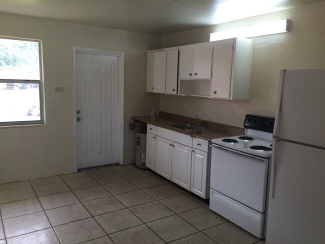 1441 NW 3rd St