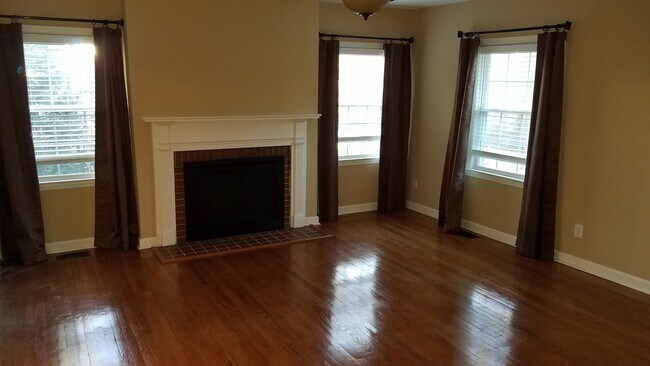 Photo - 4208 Starmount Dr