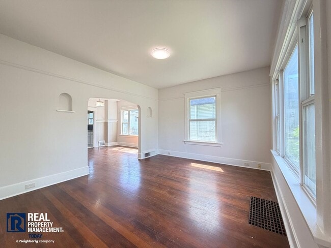 Photo - Classic Tacoma Craftsman | Fenced Yard, Garage & Pet Friendly