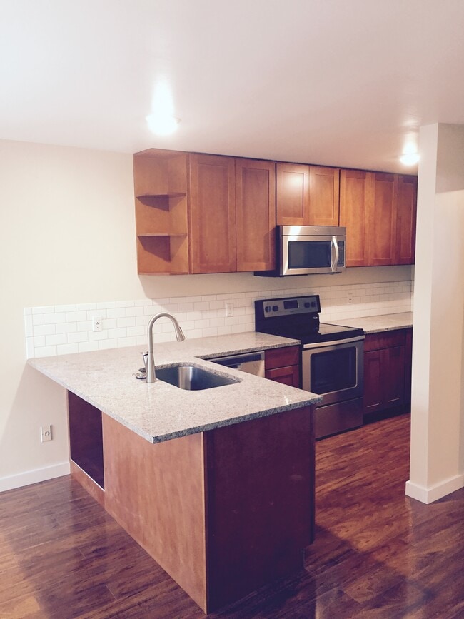 Photo - 7010 California Ave SW Unidad 3