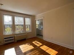Building Photo - 1 Langdon St Unit 3 Rental