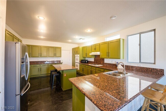 Photo - 359 Hoskins Ct