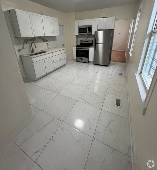 Building Photo - 11 Truman St Unit 1 Rental
