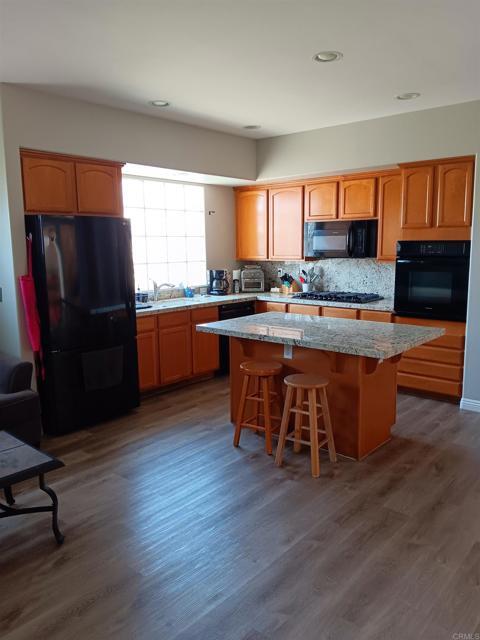 Photo - 597 N Cleveland St