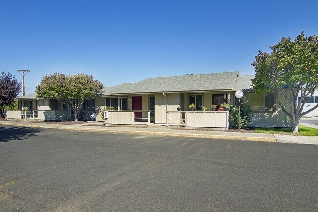 Photo - 1220 W 8th St Unidad 50