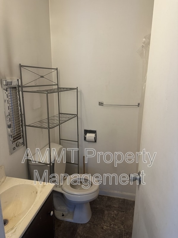 Photo - 145 E Main St