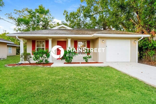 Building Photo - 3 Bedroom Pet-Friendly Home in Fort Myers, FL with Main Street Renewal
