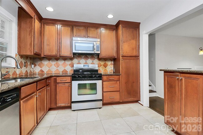 Photo - 6133 Colchester Pl