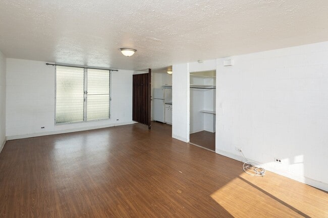 Photo - Available now! Prime location Studio with Parking!
