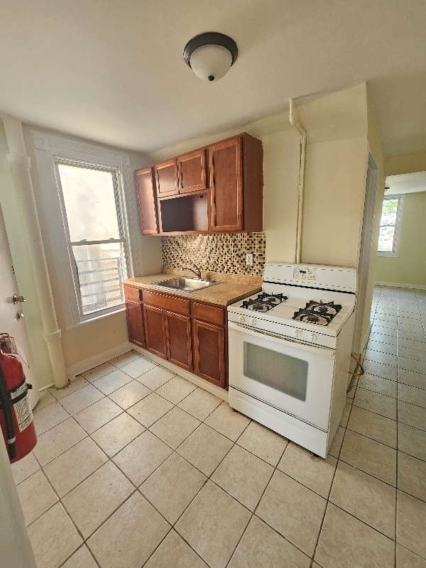 Photo - 17 E 21st St Apartment Unit 3