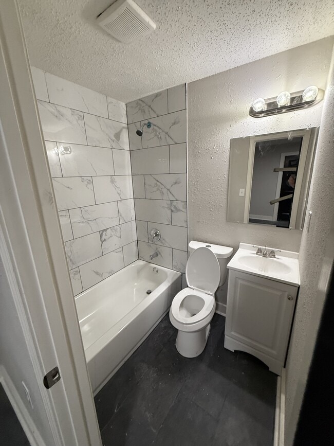 Photo - 2379 Saratoga Ave
