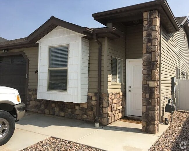 Building Photo - 499 W 2150 N Rental