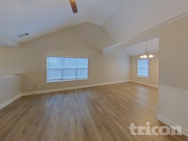 Photo - 287 Huntington Dr