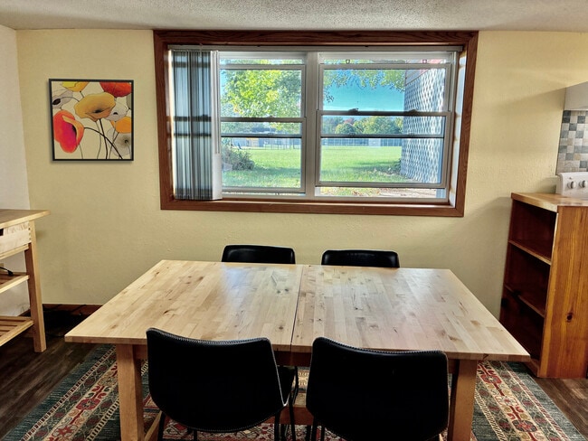 Photo - 317 N Wasson Ln Unit B