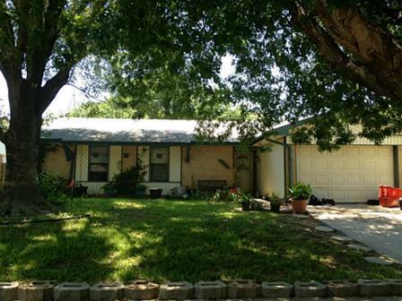 Photo - 1702 Nueces Dr House