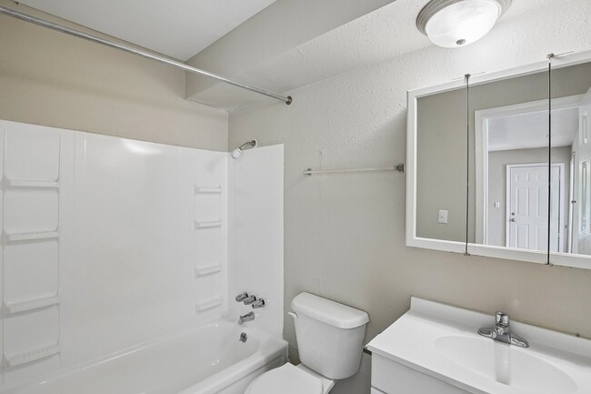 42-web-or-mls-644 Sundown Dr-S0907-014.jpg