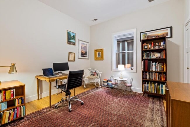 Photo - 3 bedroom in Chicago IL 60614 Unit B