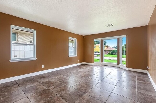 Photo - 2728 Valentine Ct