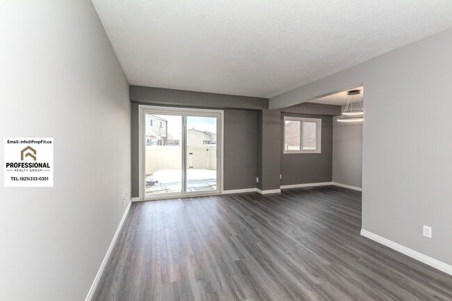 Photo - 116 Centennial Crt NW