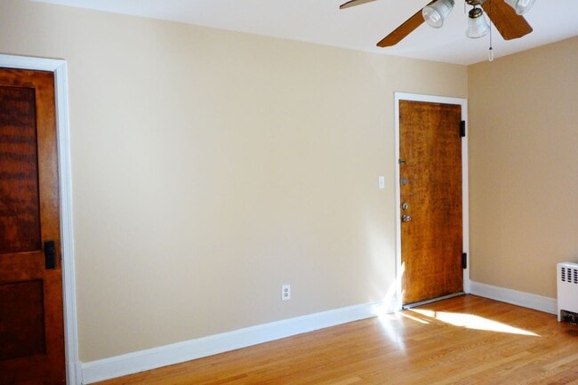 Photo - 8408 Greenwood Ave Unidad 4