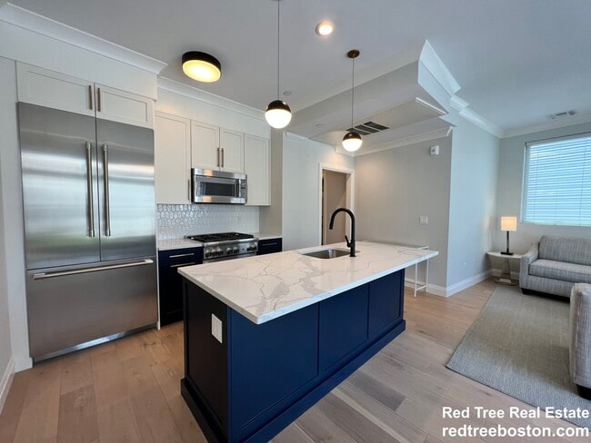 Photo - 142 Pleasant St Unit 1