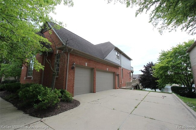 Photo - 18547 Clairmont Cir E