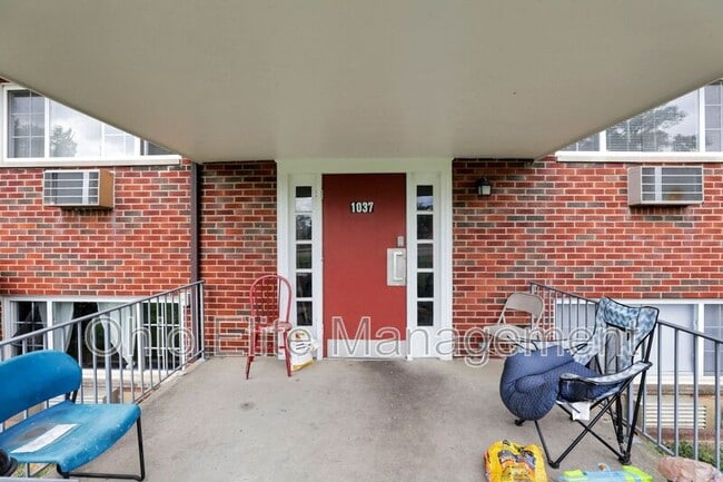 Photo - 1037 Binns Blvd